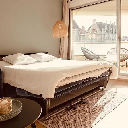Апартаменти Sofitel Miramar Terrace